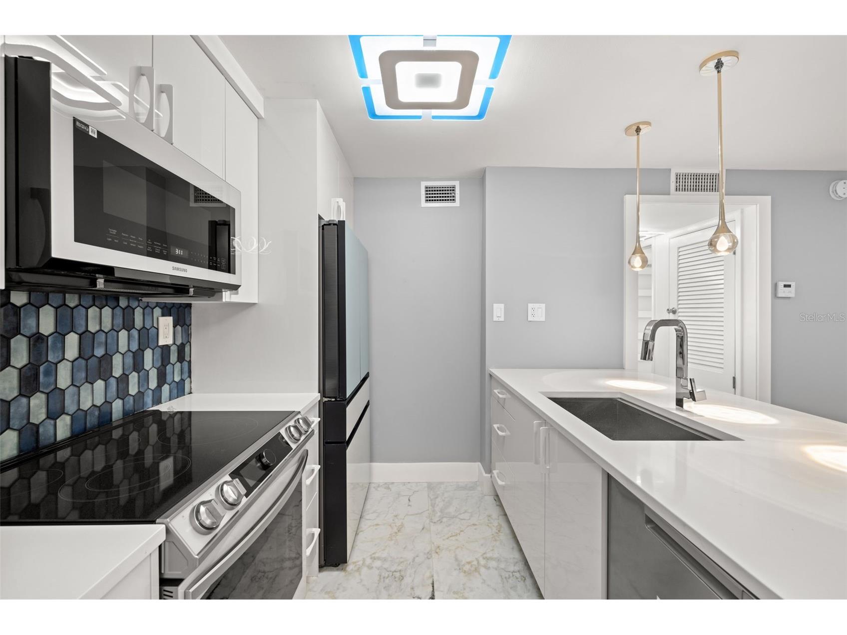 106 Alameda Court #240 Tampa FL 33609 TB8508914 image3