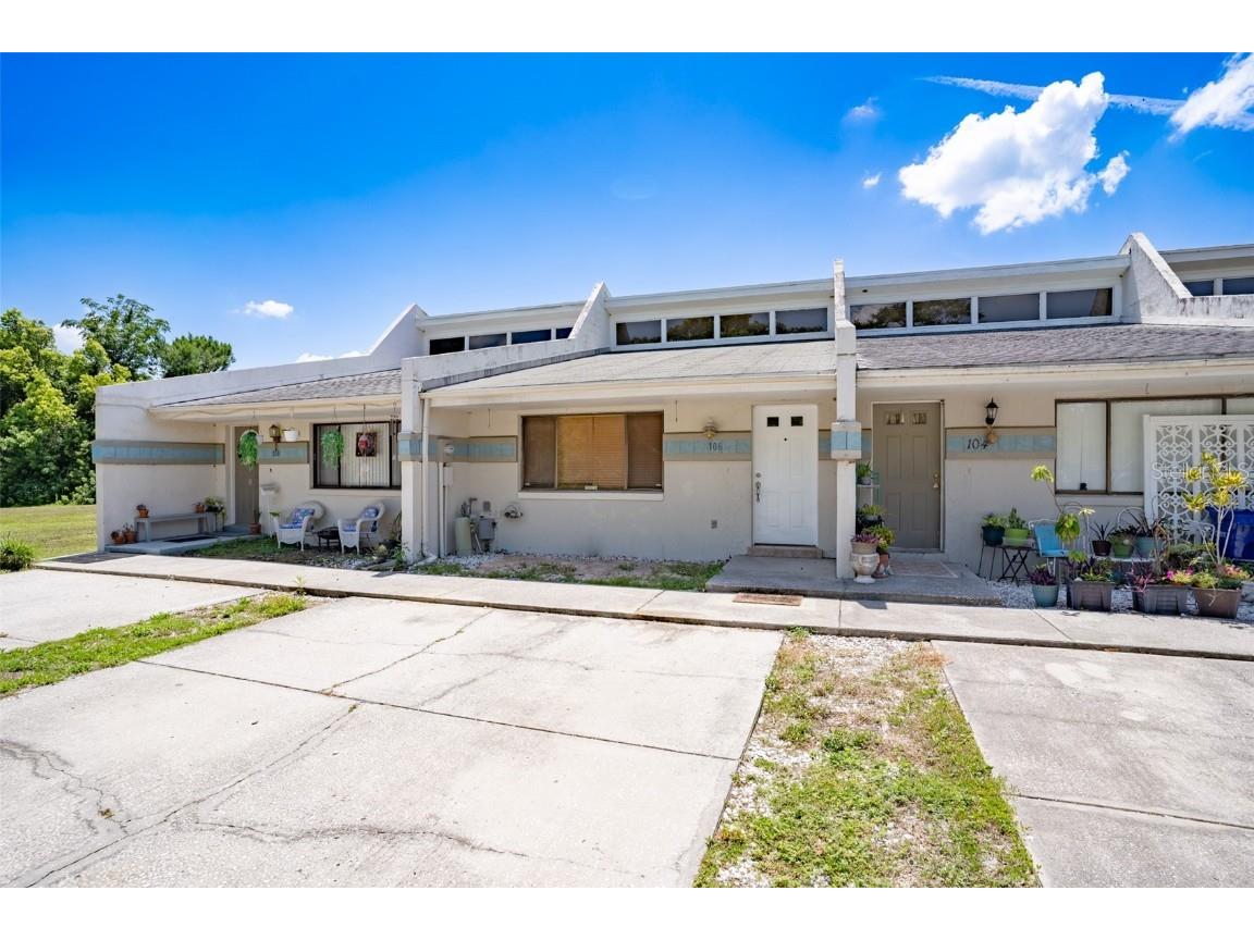 106 Mayfair Place SW Winter Haven FL 33880 P4926567 image1