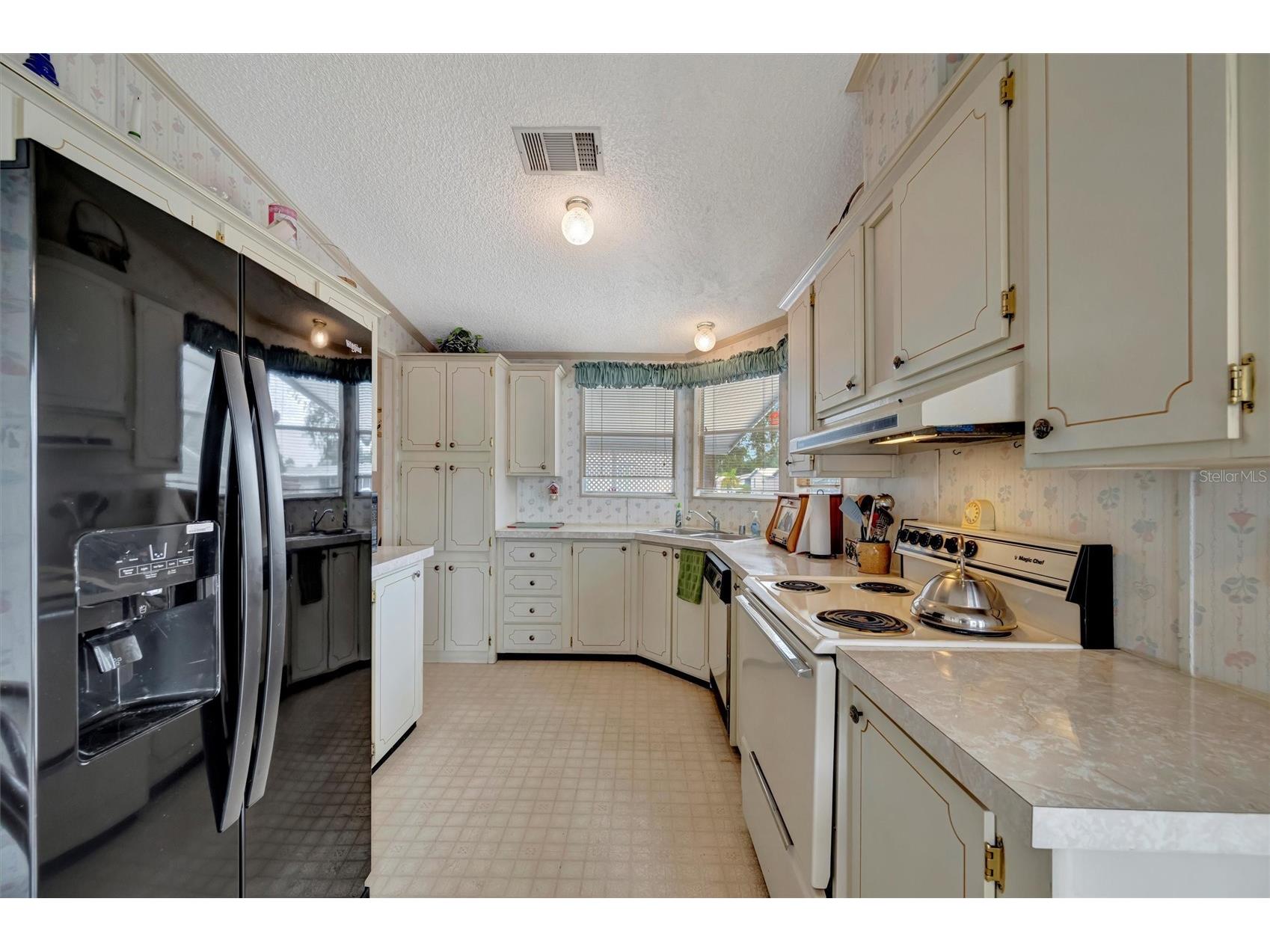 106 N Saint George Circle Apollo Beach FL 33572 TB8468849 image6
