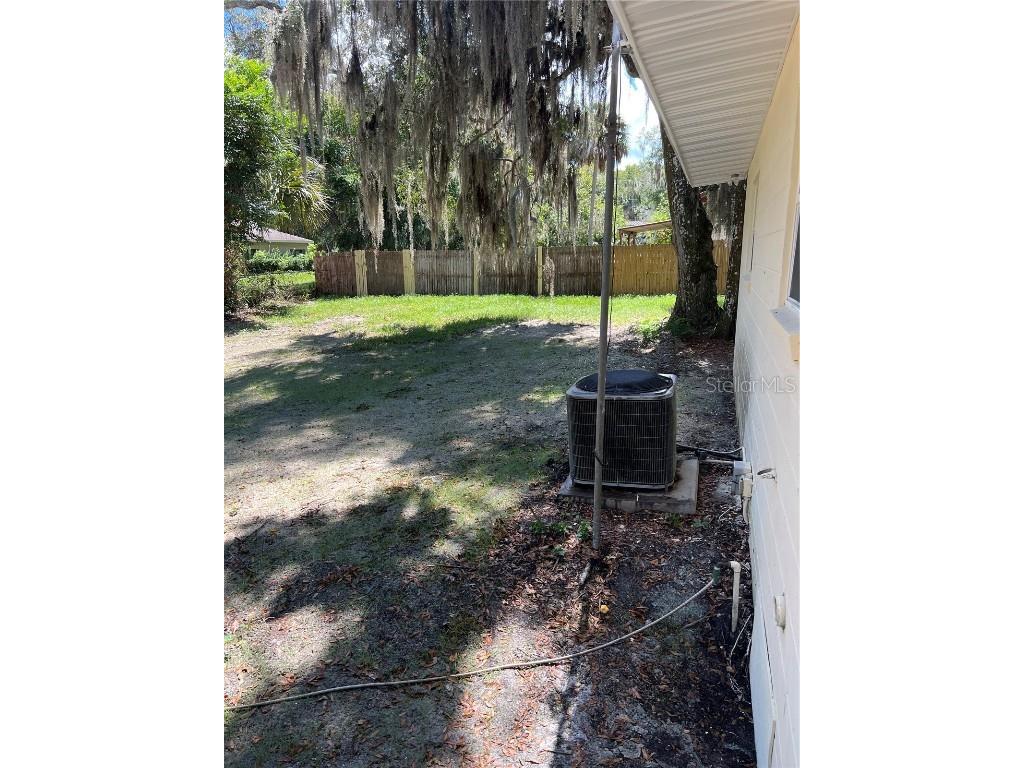 106 S Oakland Avenue San Mateo FL 32187 V4944816 image16