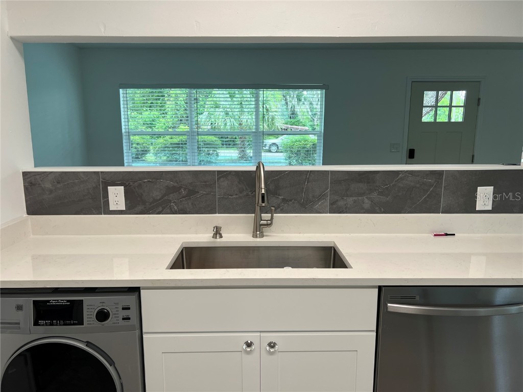 106 S Oakland Avenue San Mateo FL 32187 V4944816 image4