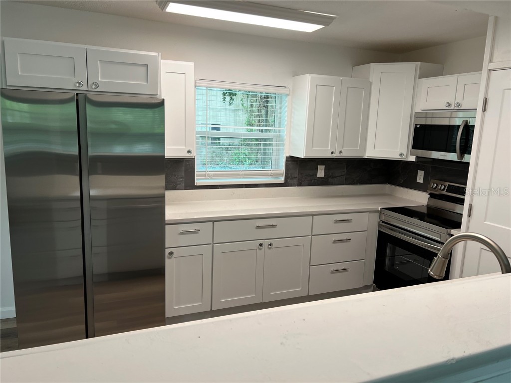 106 S Oakland Avenue San Mateo FL 32187 V4944816 image6