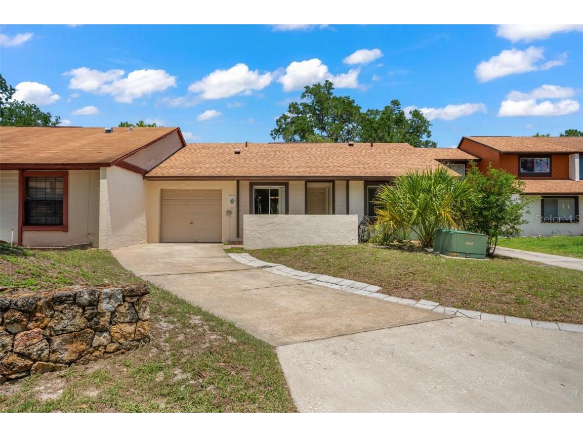 106 Spreading Oak Court Sanford FL 32773 O6108159 image1