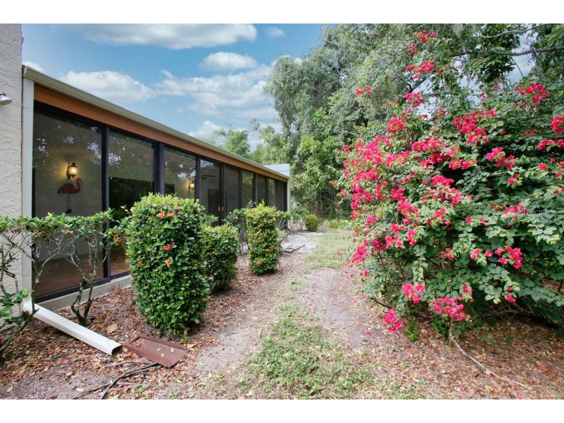 106 Wild Palm Drive #106 Bradenton FL 34210 A4674017 image30