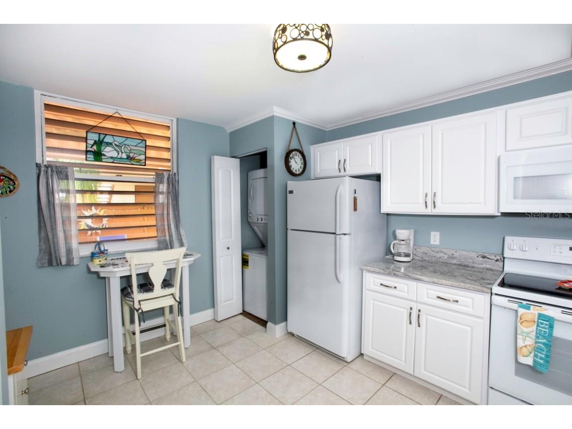 106 Wild Palm Drive #106 Bradenton FL 34210 A4674017 image8