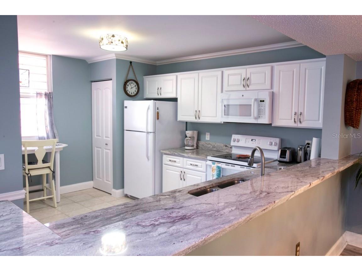 106 Wild Palm Drive #106 Bradenton FL 34210 A4674017 image9