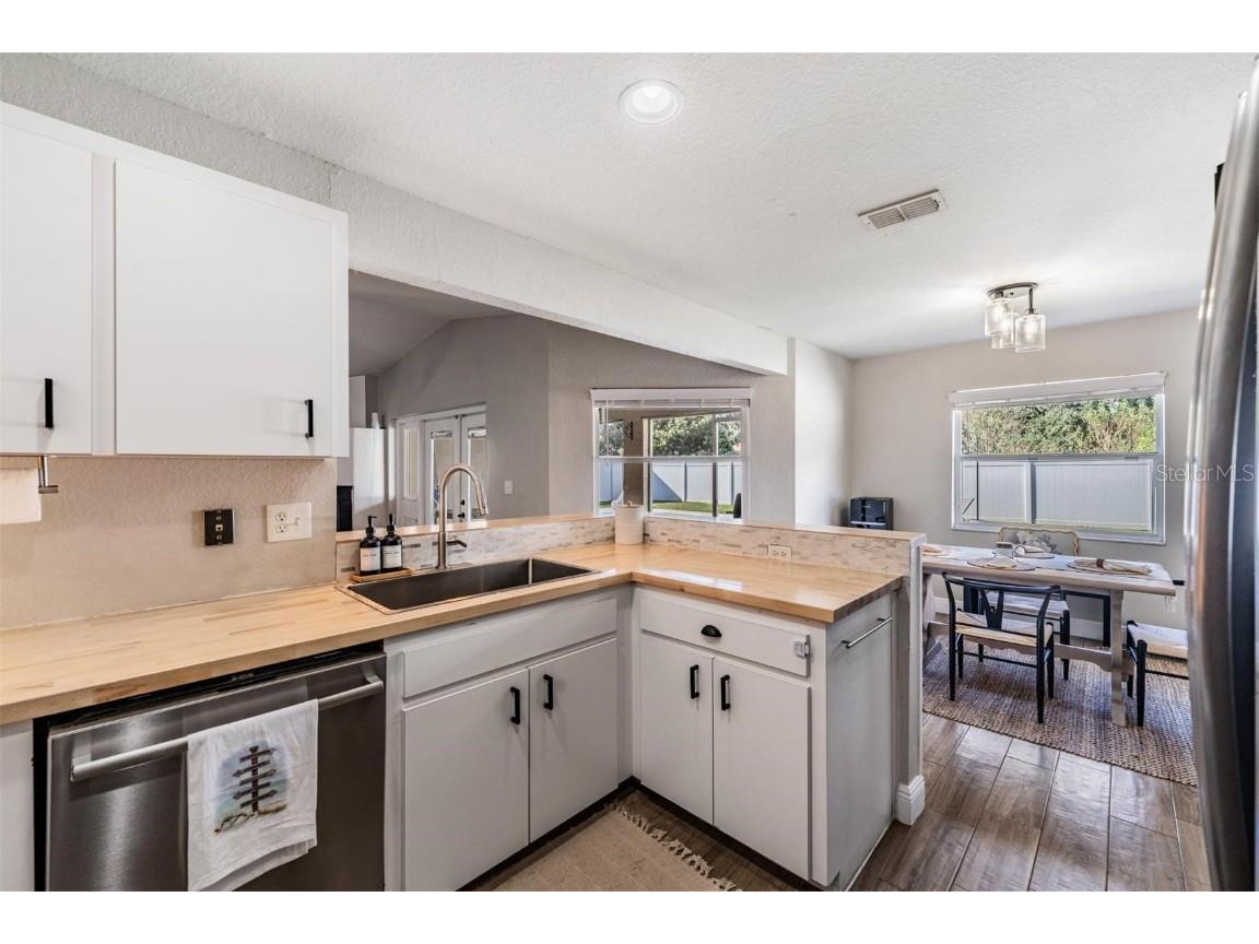 106 Winston Manor Circle Seffner FL 33584 TB8434994 image10