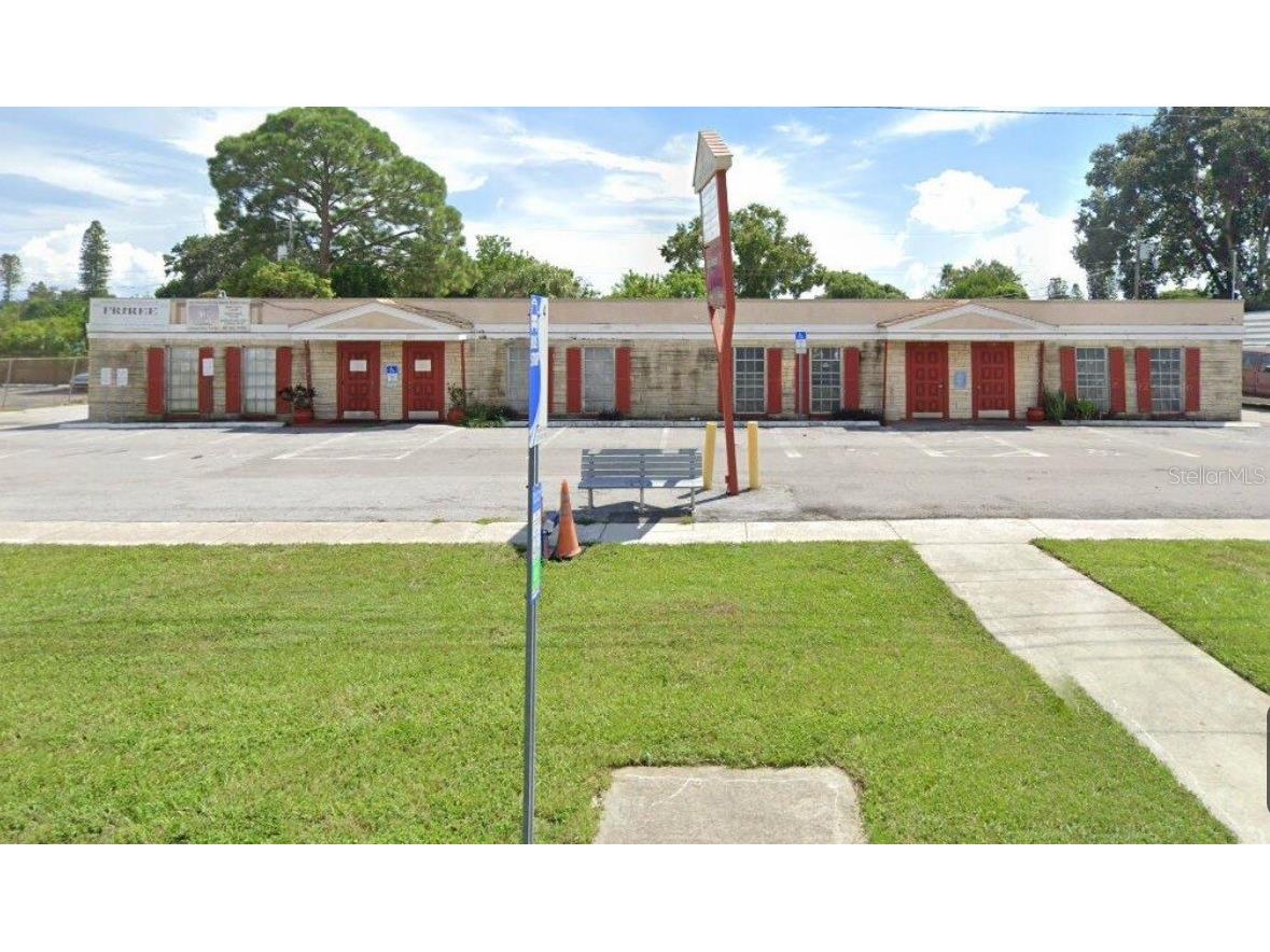 1060 62nd Avenue S Saint Petersburg FL 33705 TB8301763 image1