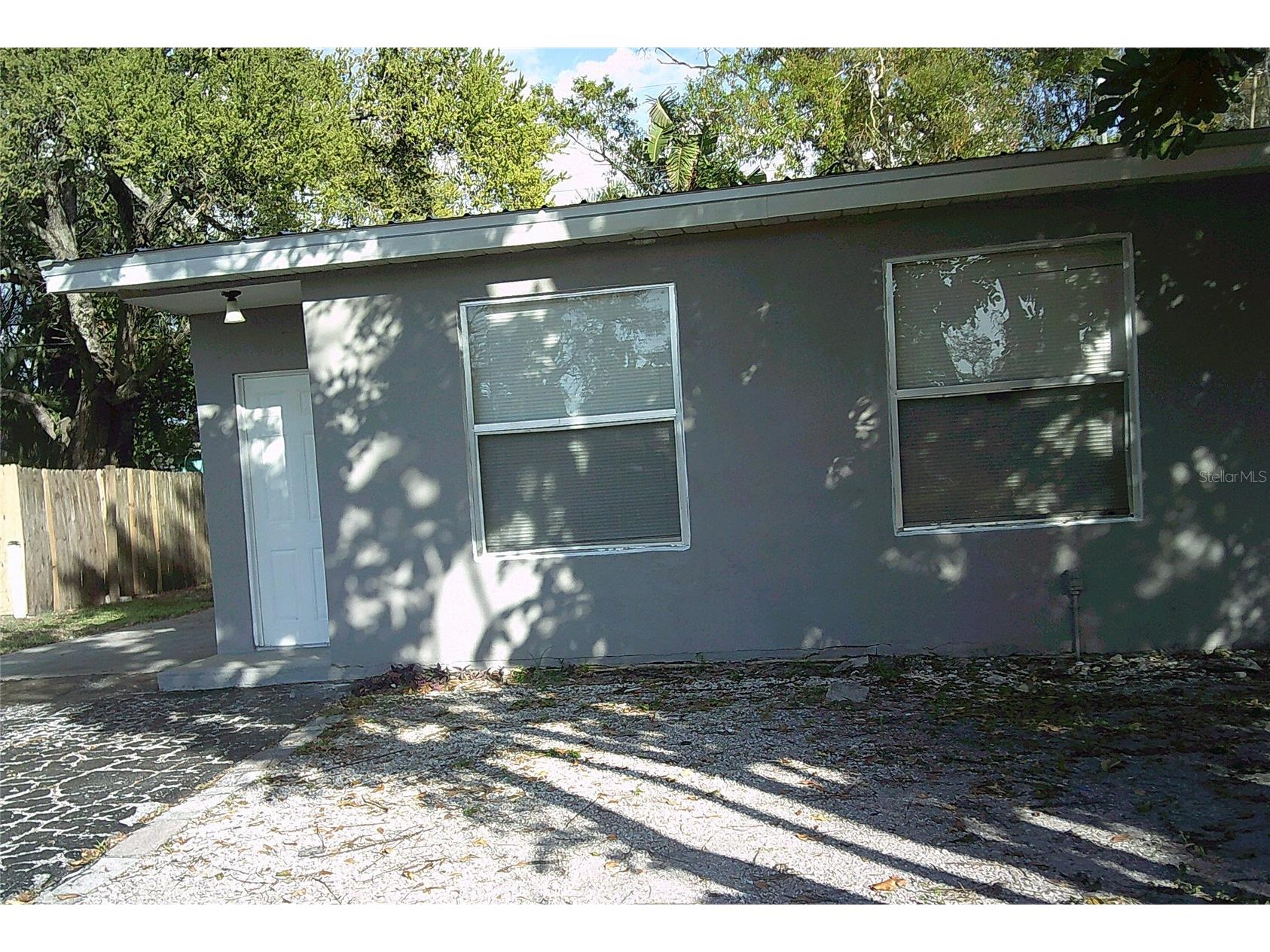 1060 65th Street S Saint Petersburg FL 33707 TB8485120 image1