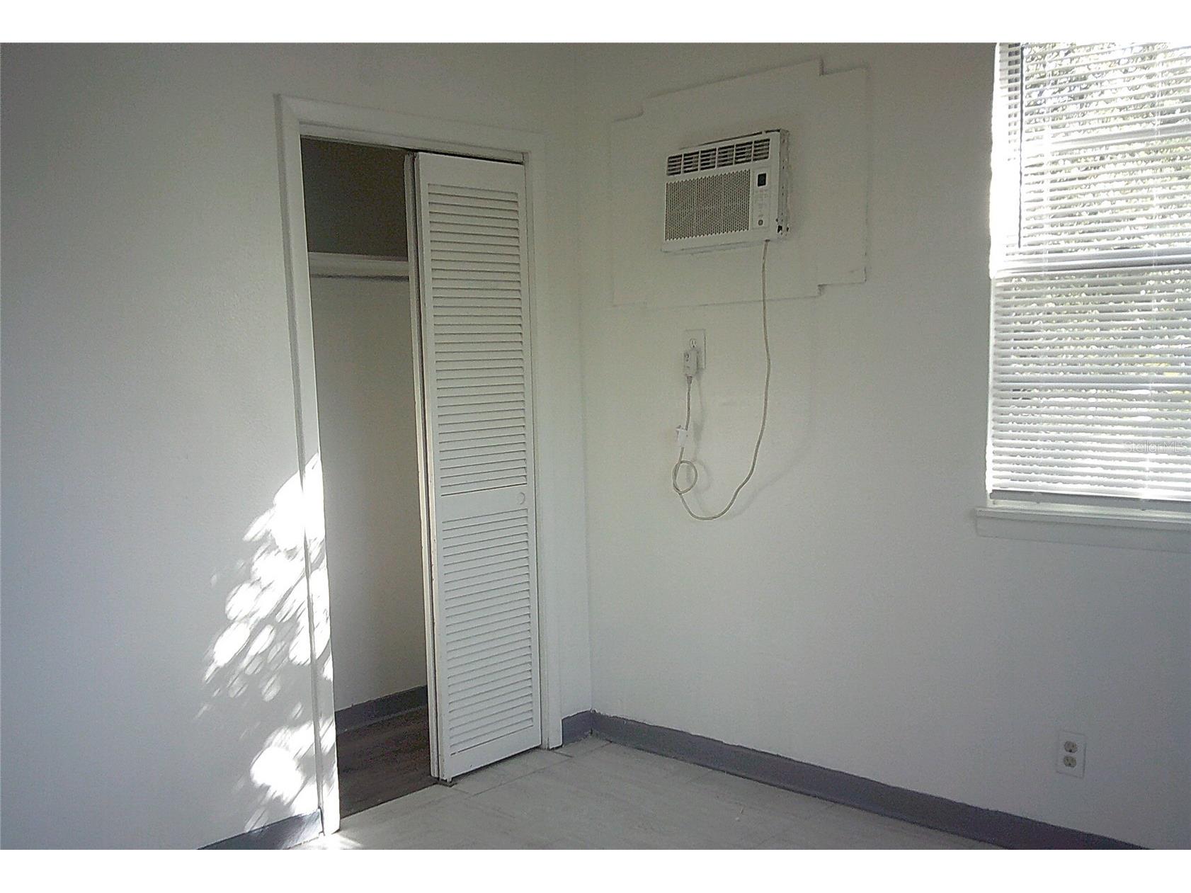 1060 65th Street S Saint Petersburg FL 33707 TB8485120 image10