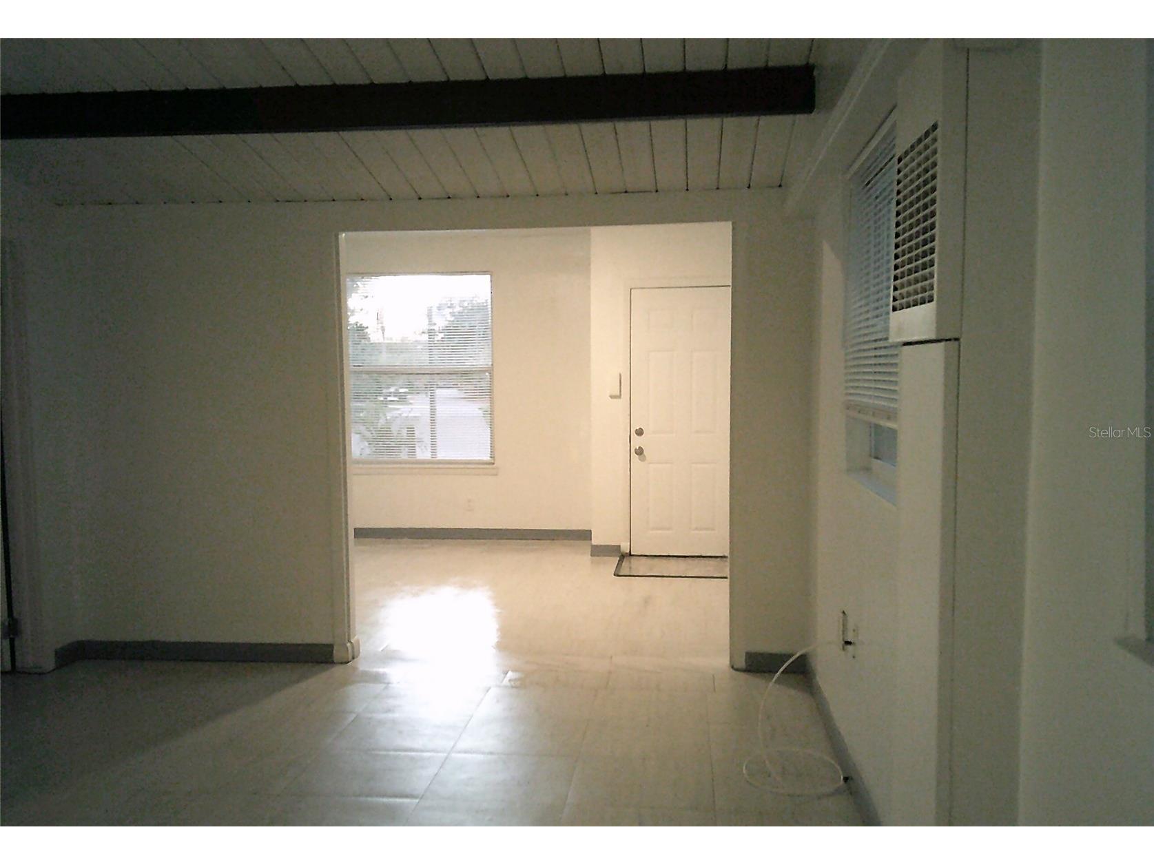 1060 65th Street S Saint Petersburg FL 33707 TB8485120 image4