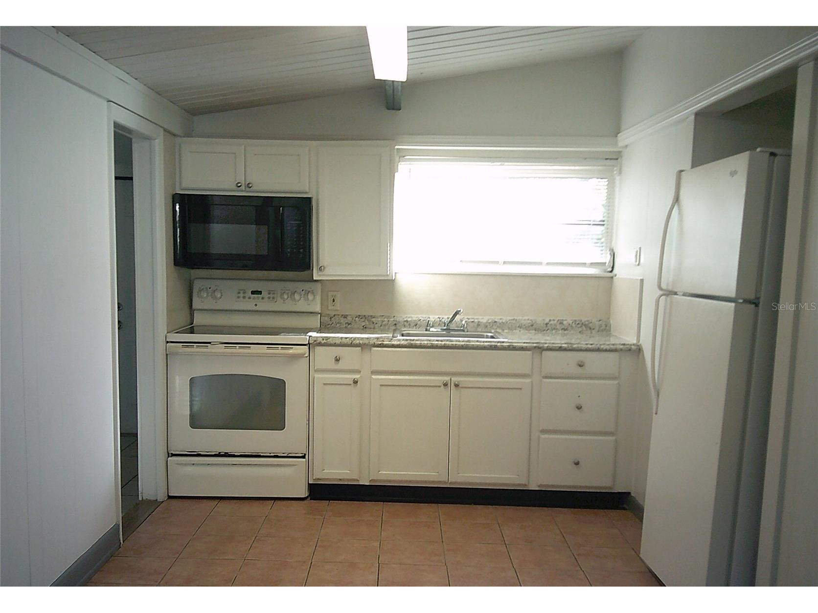 1060 65th Street S Saint Petersburg FL 33707 TB8485120 image6