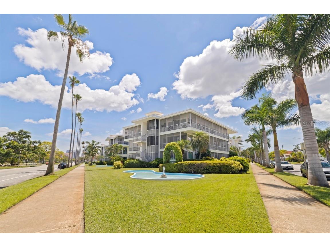 1060 N Shore Drive NE #6 Saint Petersburg FL 33701 - TAMPA BAY TB8398349 image1