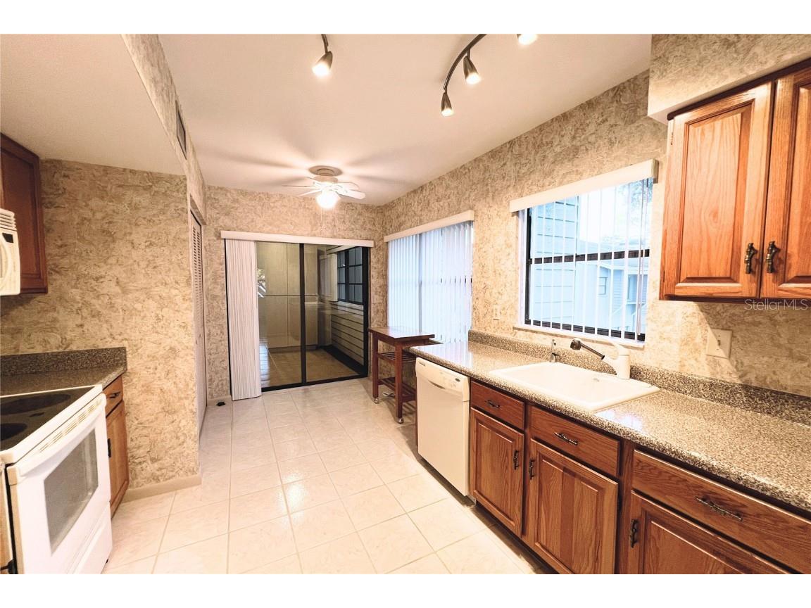 10606 Longwood Drive #203B Seminole FL 33777 TB8443711 image5