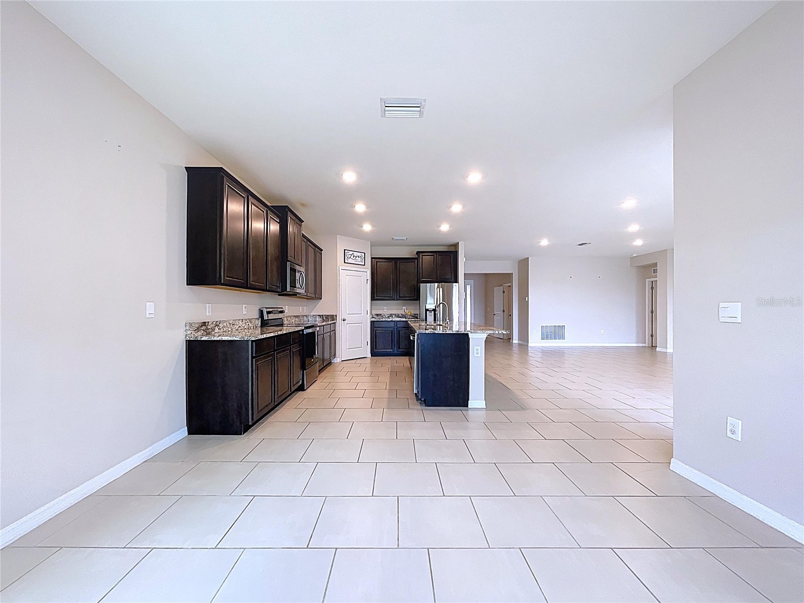 10609 Laxer Cay Loop San Antonio FL 33576 - RENTENTION POND WITH FOUNTAIN TB8463848 image22