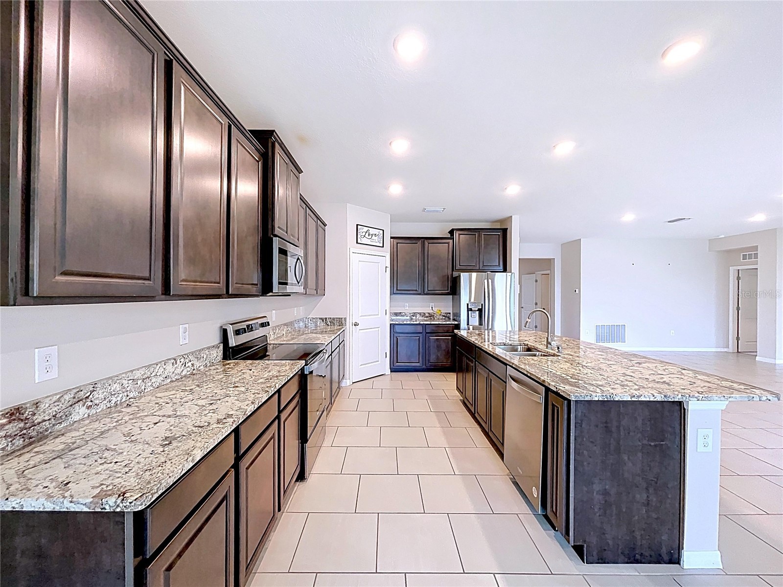 10609 Laxer Cay Loop San Antonio FL 33576 - RENTENTION POND WITH FOUNTAIN TB8463848 image29