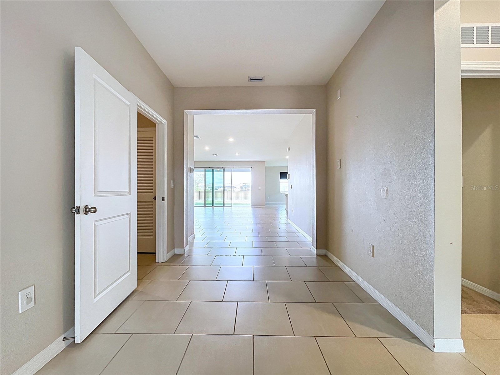 10609 Laxer Cay Loop San Antonio FL 33576 - RENTENTION POND WITH FOUNTAIN TB8463848 image5