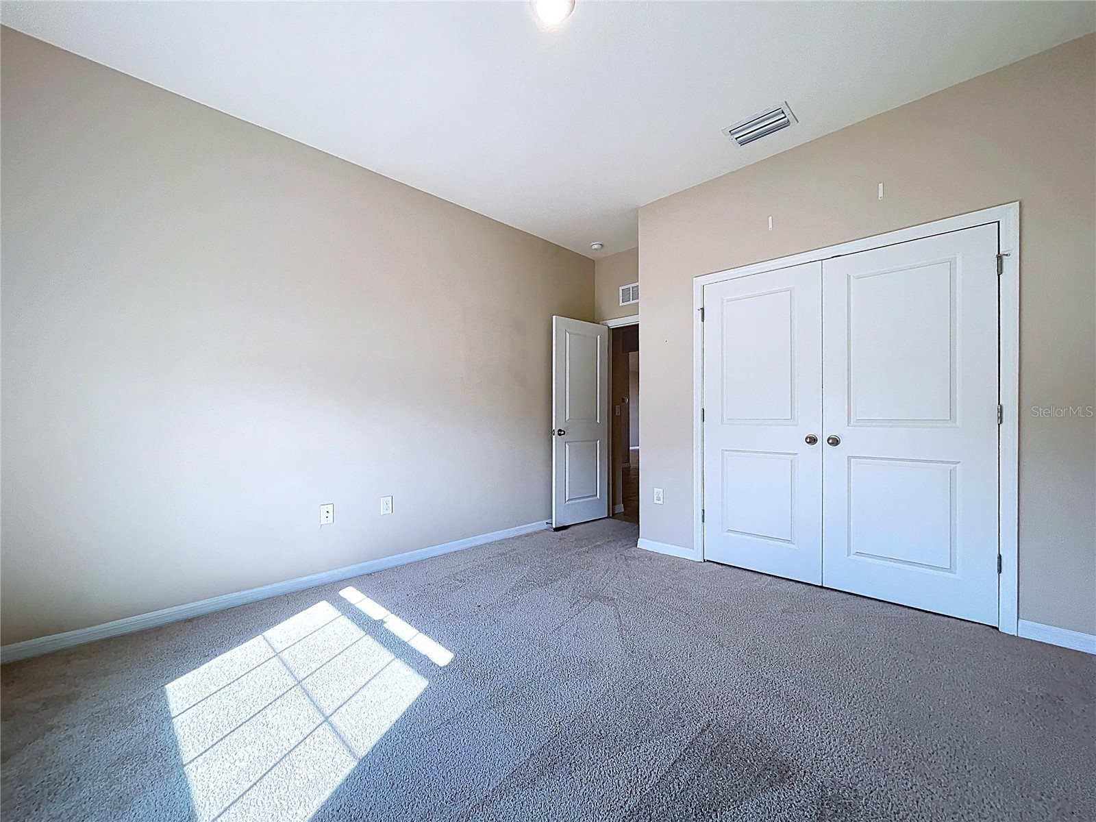 10609 Laxer Cay Loop San Antonio FL 33576 - RENTENTION POND WITH FOUNTAIN TB8463848 image7