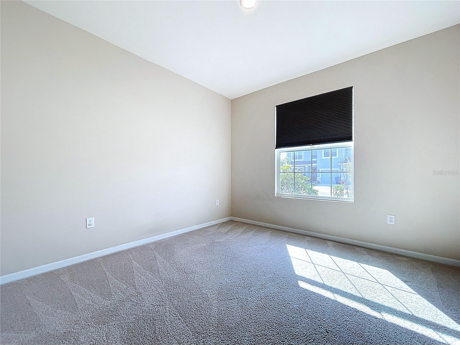 10609 Laxer Cay Loop San Antonio FL 33576 - RENTENTION POND WITH FOUNTAIN TB8463848 image8