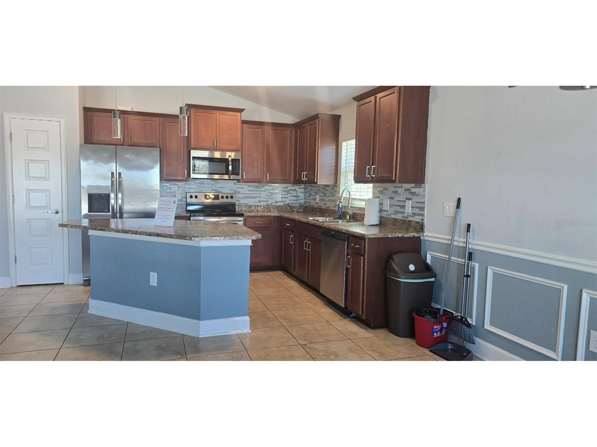 1061 Citrus Landings Boulevard Davenport FL 33837 S5148339 image3