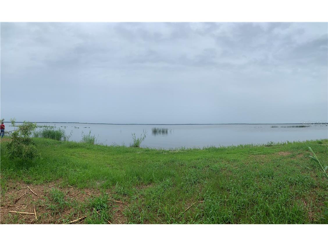 1061 Enterprise Osteen Road Deltona FL 32725 - LAKE MONROE / ST JOHNS RIVER O5880943 image1