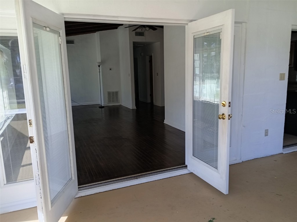 10611 Dixon Drive Seminole FL 33772 TB8456863 image8