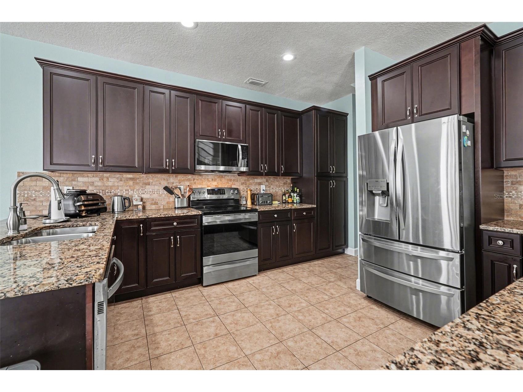 10618 Hatteras Drive Tampa FL 33615 TB8481613 image14