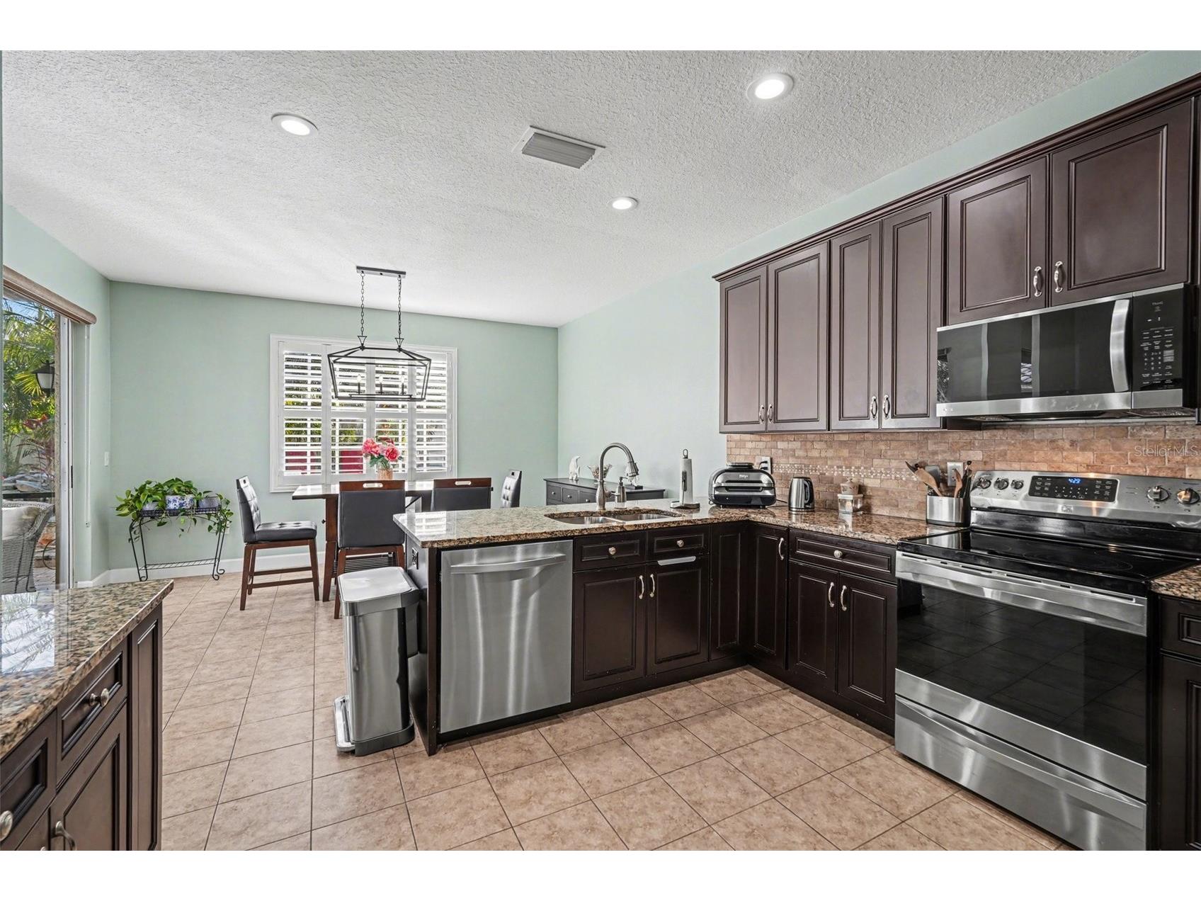 10618 Hatteras Drive Tampa FL 33615 TB8481613 image17