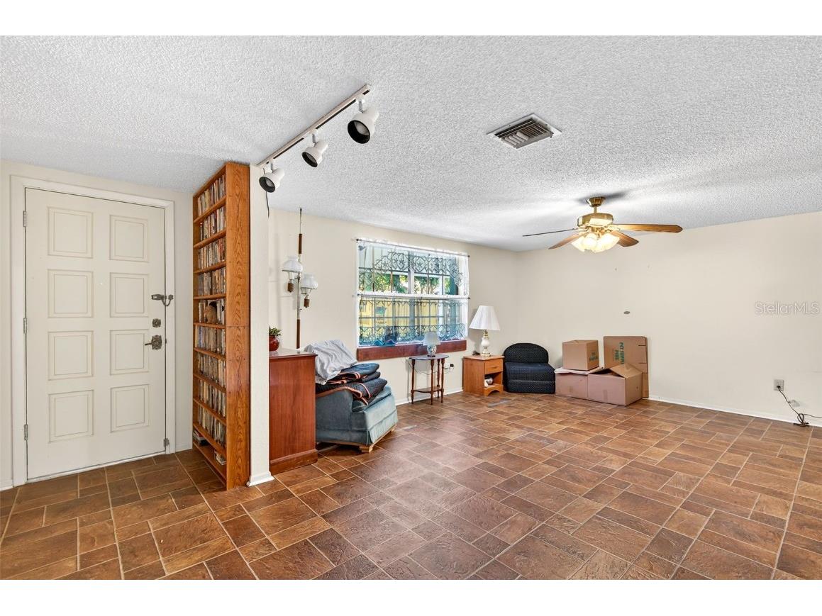 10618 Skewlee Gardens Drive Thonotosassa FL 33592 TB8440637 image23