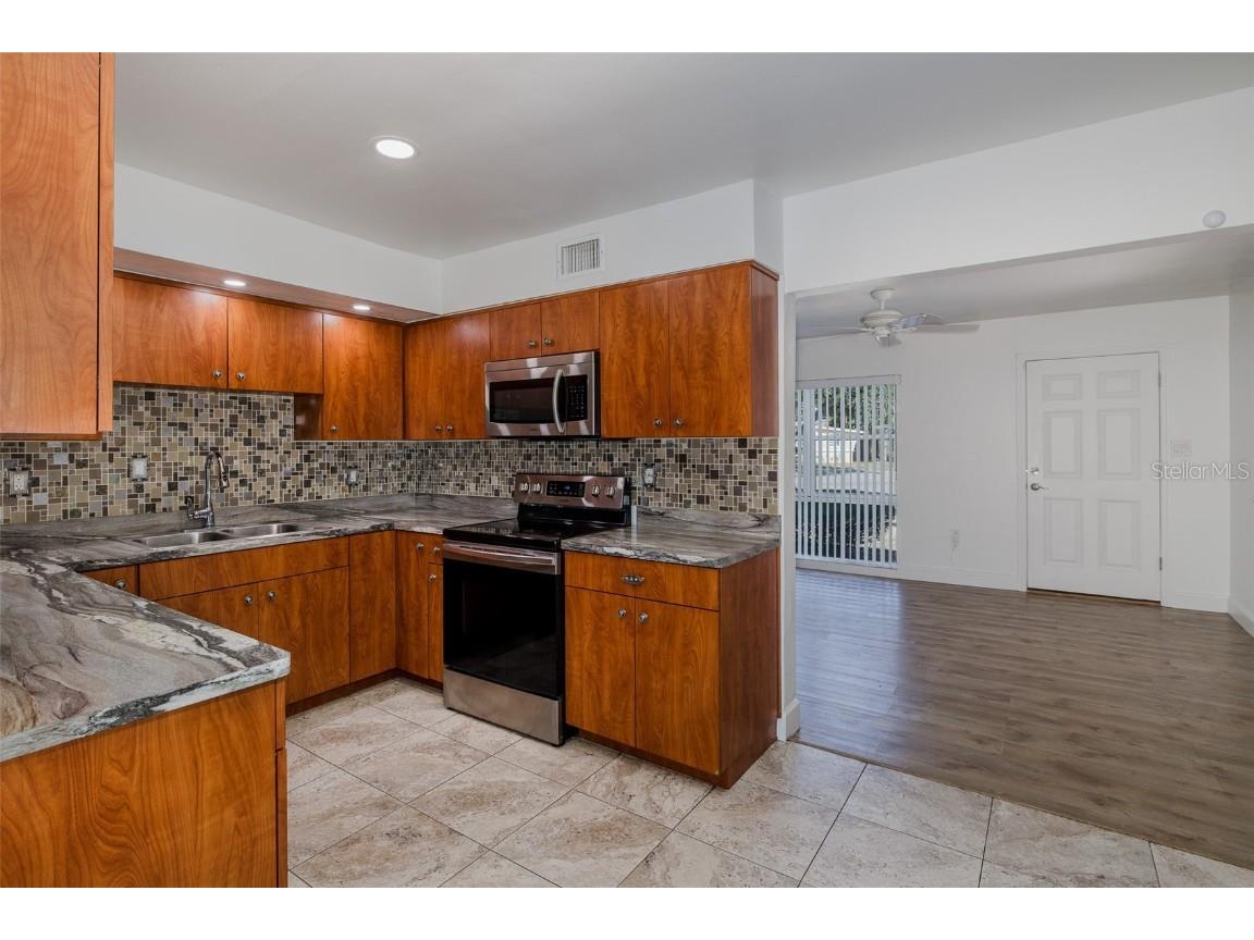 10619 Agate Court Port Richey FL 34668 W7881021 image4