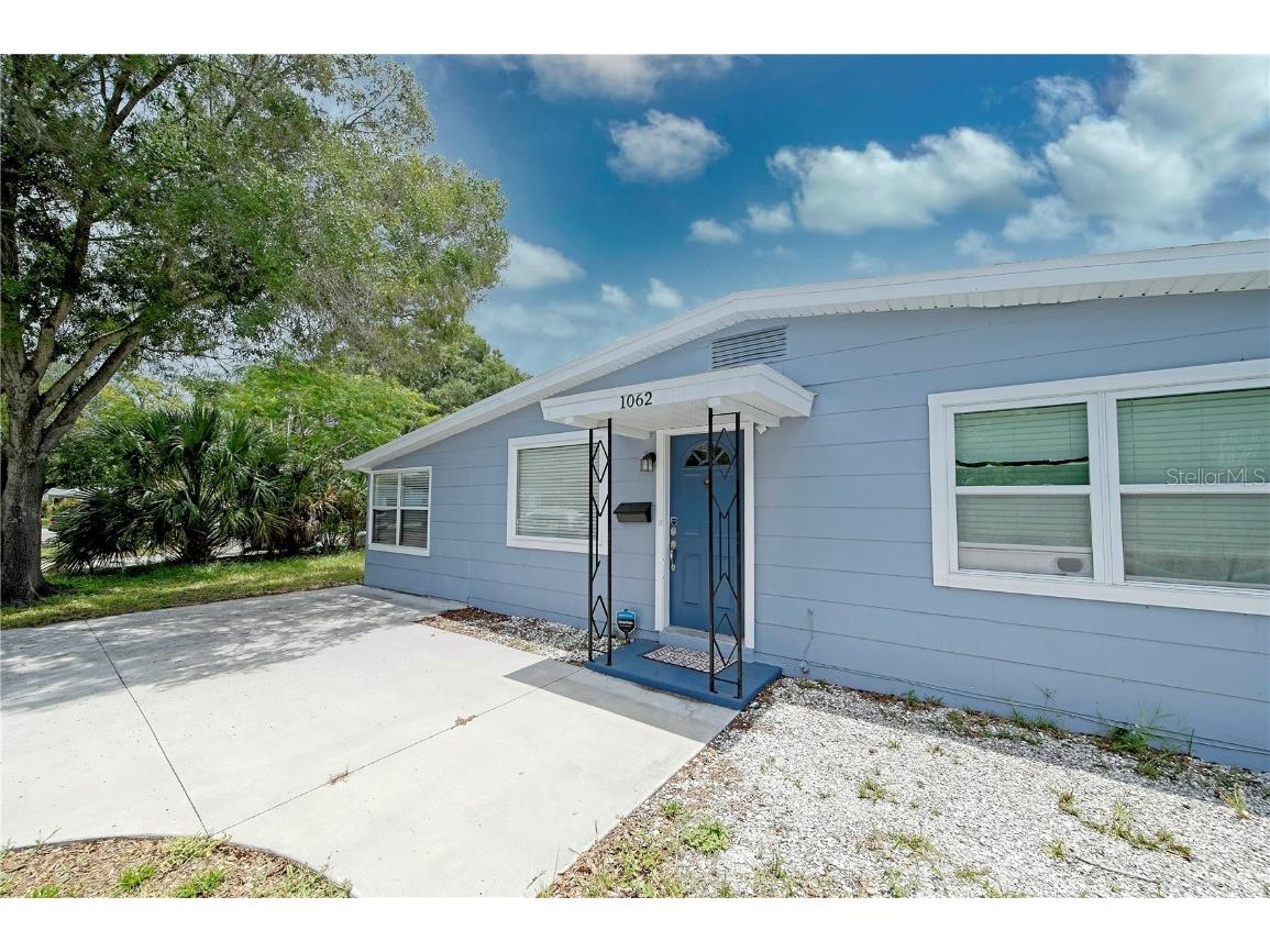1062 58th Avenue N Saint Petersburg FL 33703 A4577925 image1