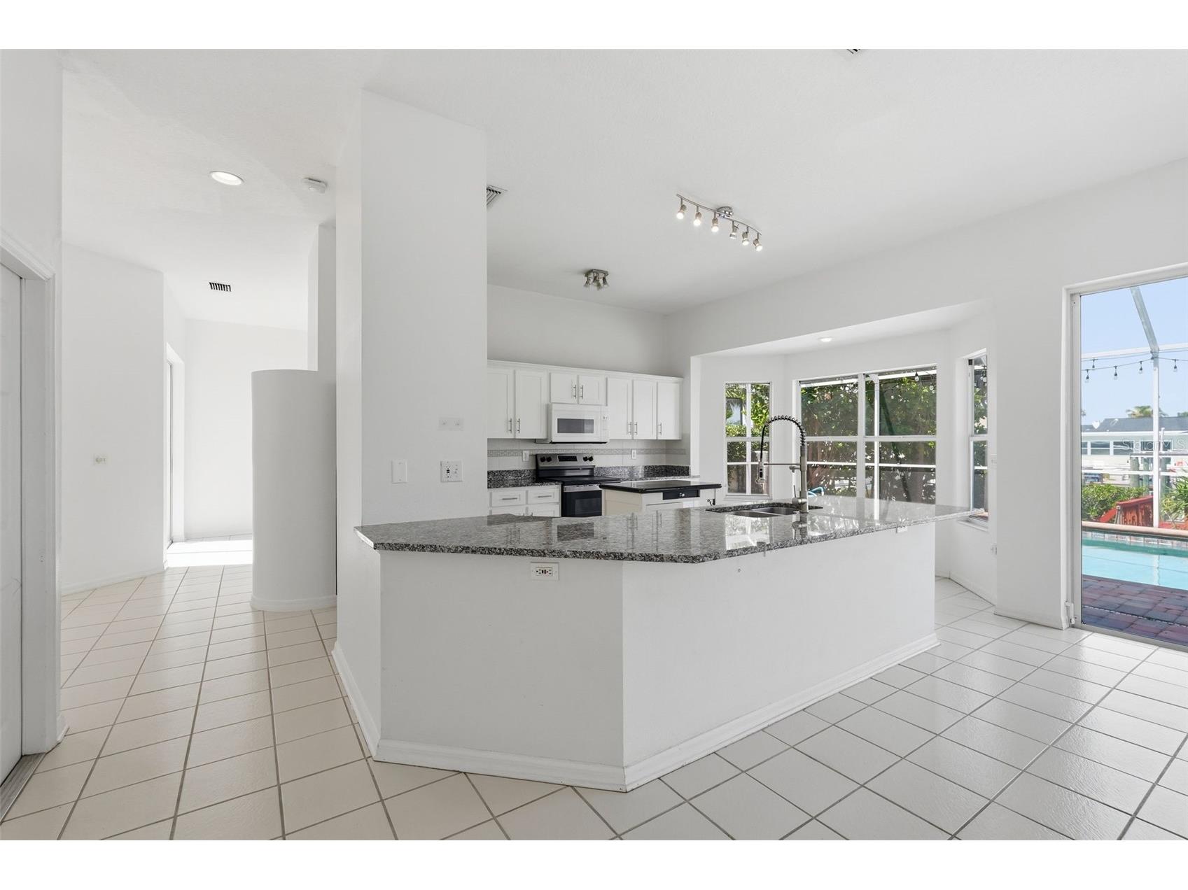 10621 Hatteras Drive Tampa FL 33615 TB8503092 image21