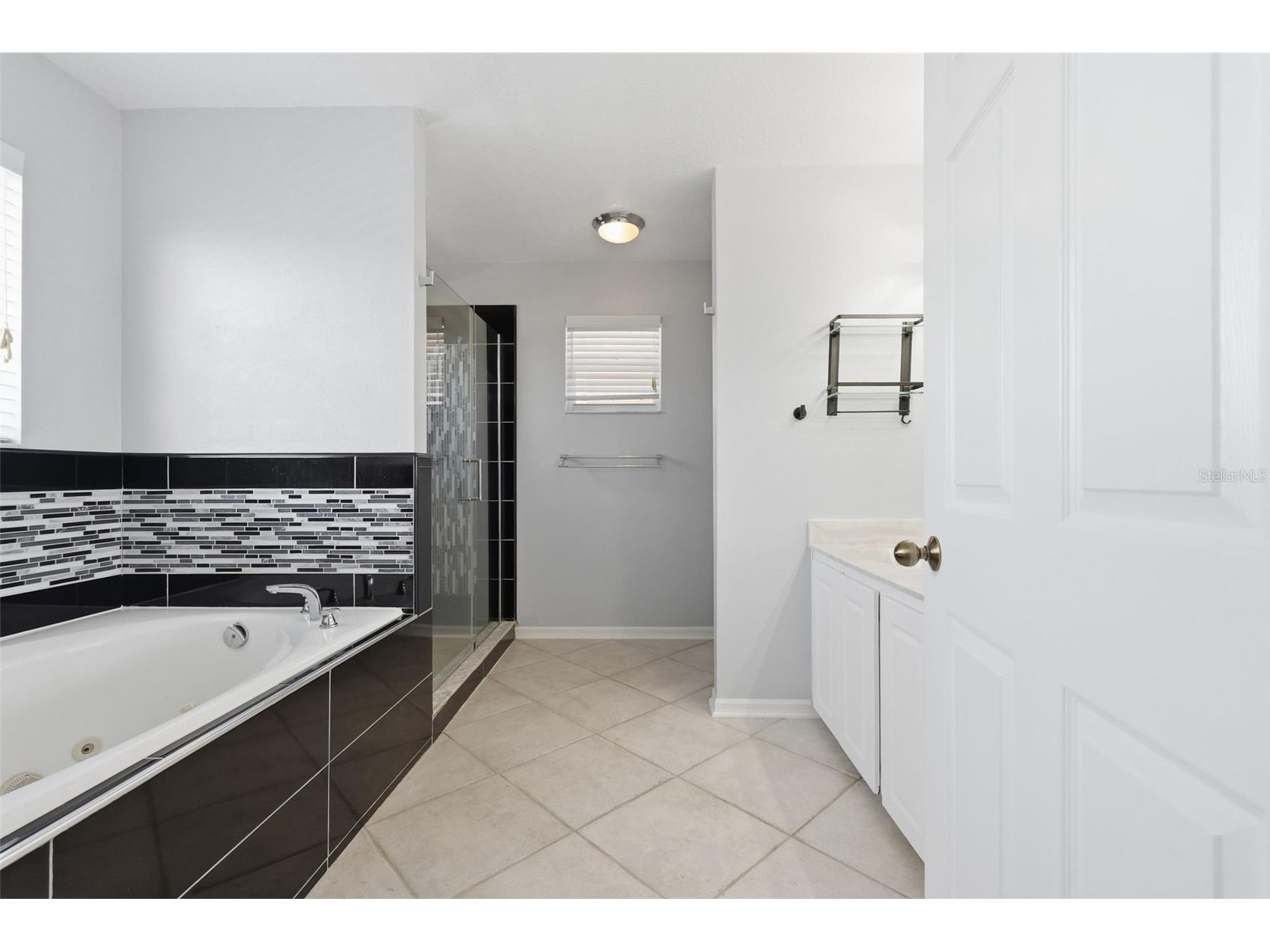 10621 Hatteras Drive Tampa FL 33615 TB8503092 image32