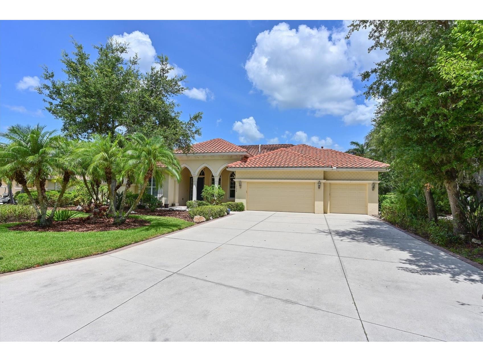 10622 Conch Shell Terrace Bradenton FL 34212 - GOLF COURSE POND - HOLE #3 A4695478 image2