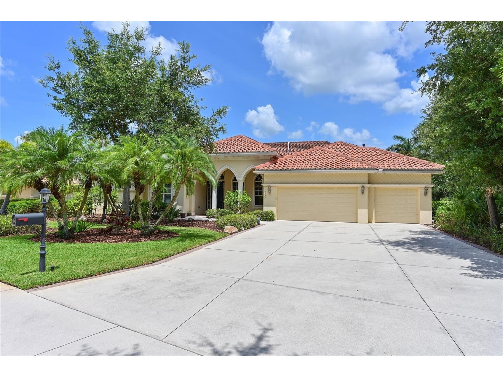 10622 Conch Shell Terrace Bradenton FL 34212 - GOLF COURSE POND - HOLE #3 A4695478 image47