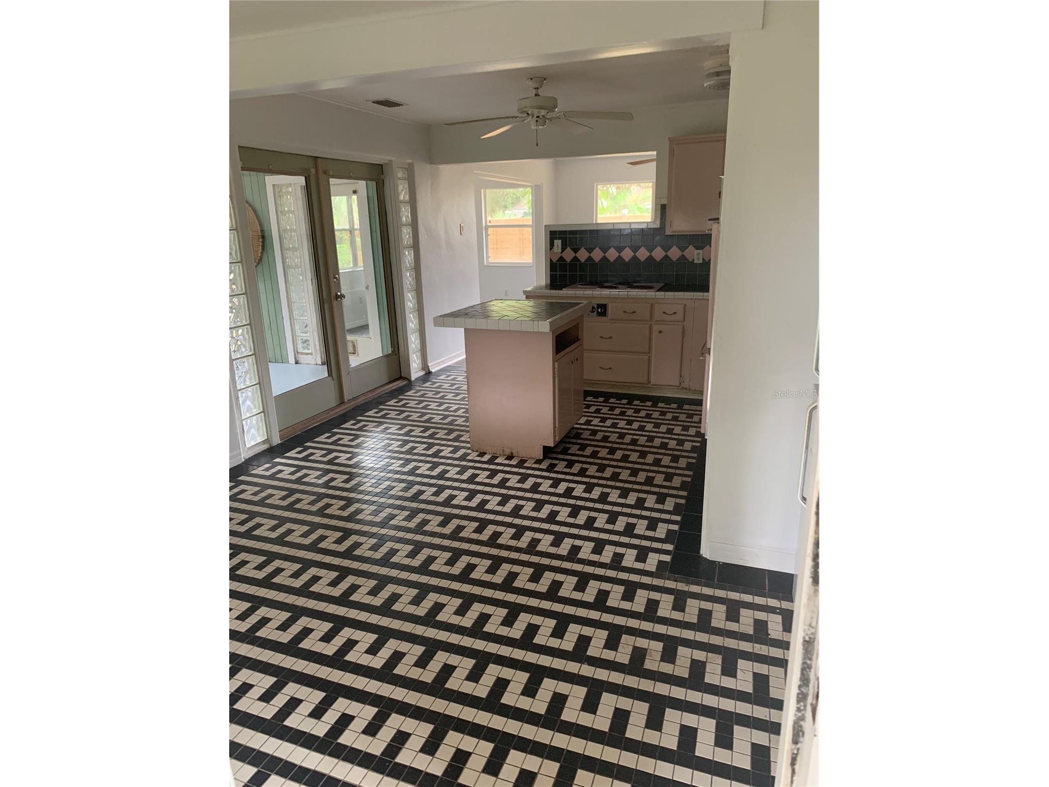 1063 40th Street Sarasota FL 34234 A4688949 image5