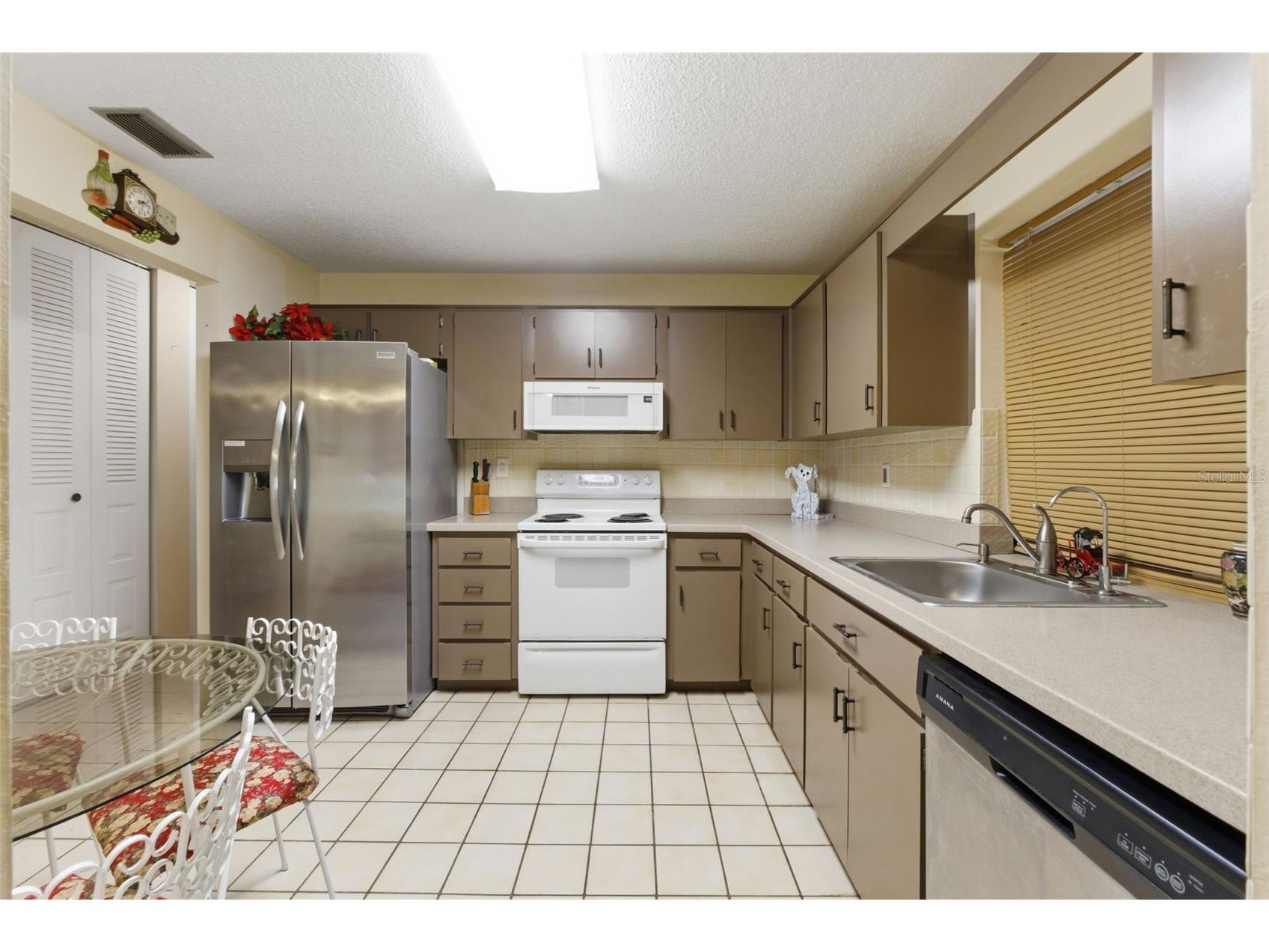 10636 Salamanca Drive Port Richey FL 34668 W7885510 image12