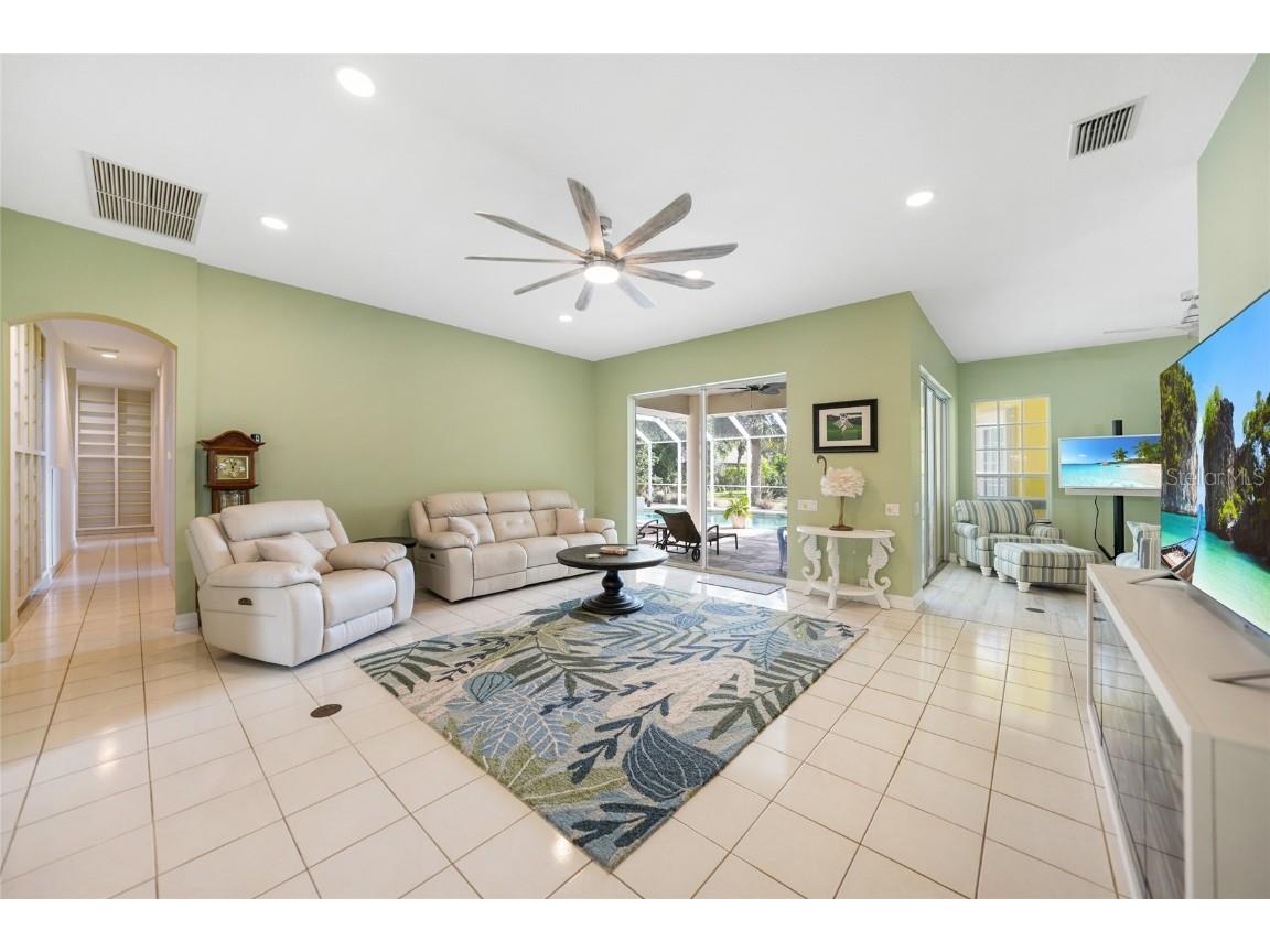 1064 Harbour Way Place Punta Gorda FL 33983 C7502238 image4