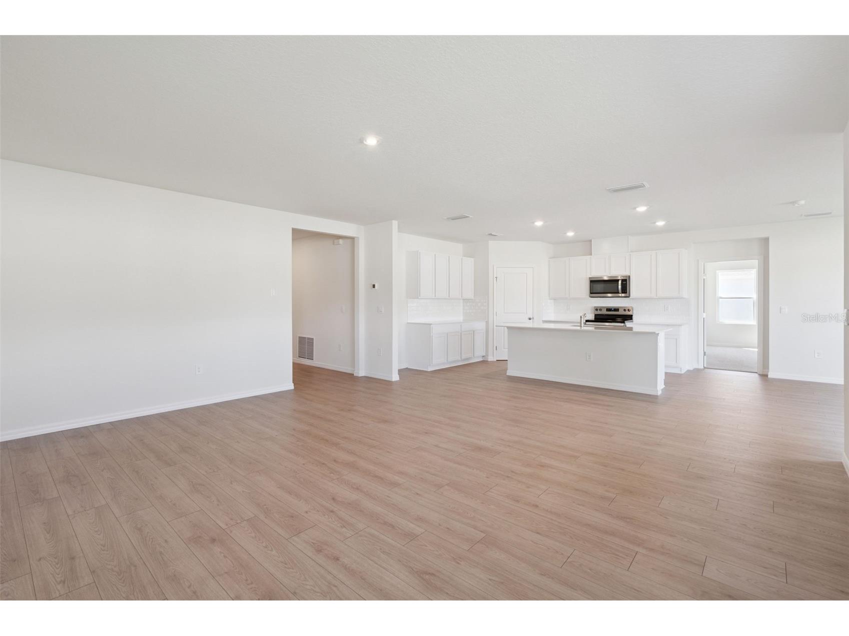 1064 Morfontaine Street Daytona Beach FL 32124 O6366509 image2