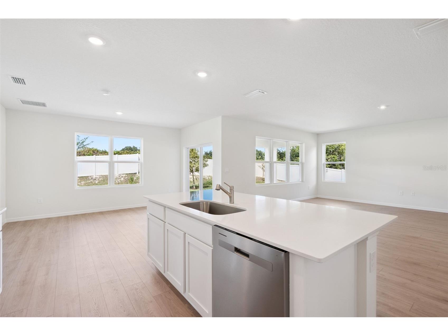 1064 Morfontaine Street Daytona Beach FL 32124 O6366509 image5