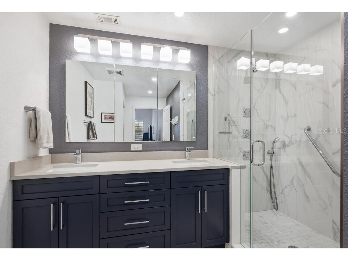 1064 N Tamiami Trail #1116 Sarasota FL 34236 A4671529 image18