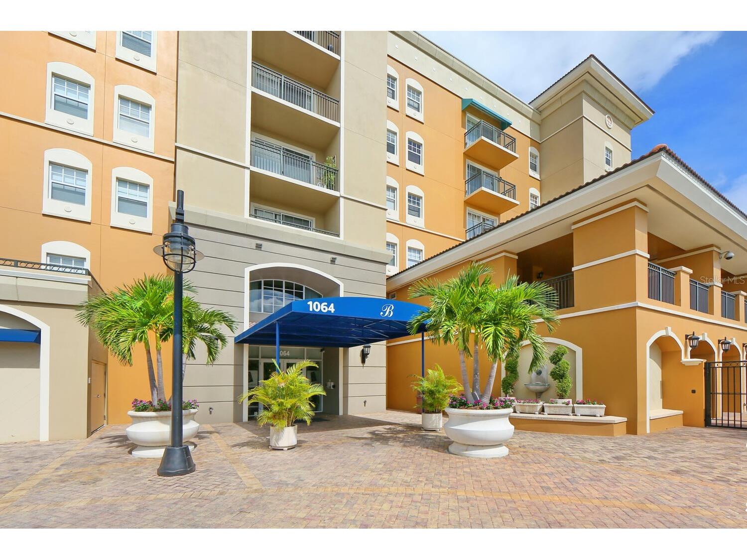 1064 N Tamiami Trail #1206 Sarasota FL 34236 A4678737 image3