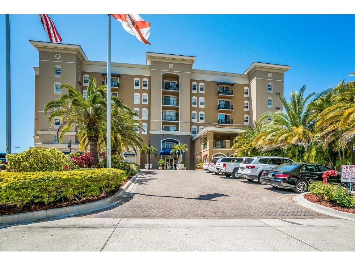 1064 N Tamiami Trail #1207 Sarasota FL 34236 - SARASOTA BAY A4567281 image1