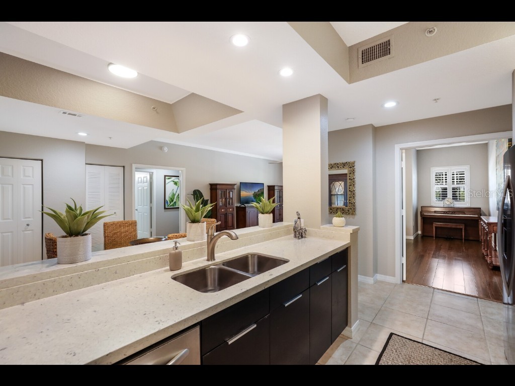 1064 N Tamiami Trail #1219 Sarasota FL 34236 O6307250 image8