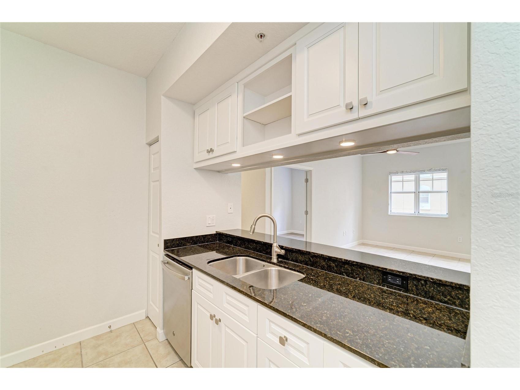 1064 N Tamiami Trail #1304 Sarasota FL 34236 A4691717 image10