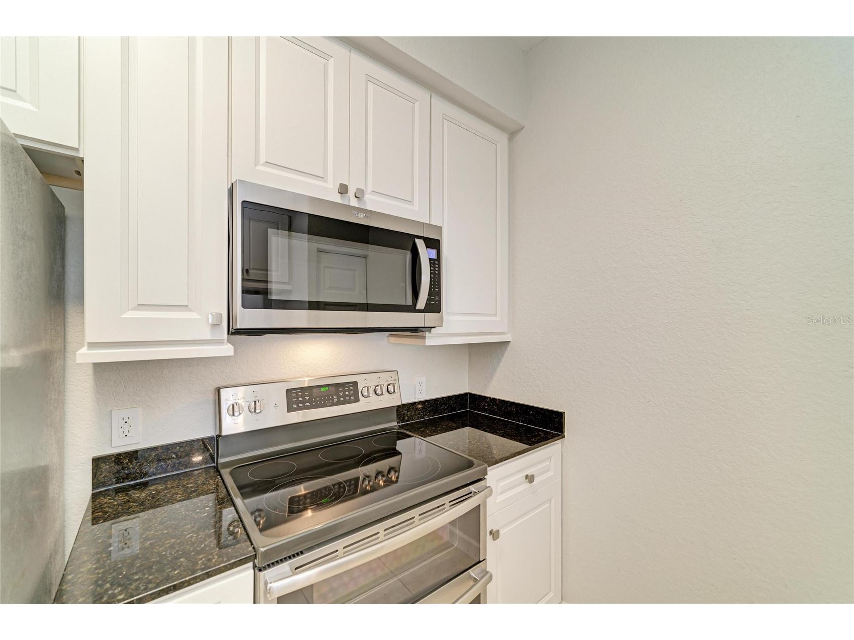 1064 N Tamiami Trail #1304 Sarasota FL 34236 A4691717 image11