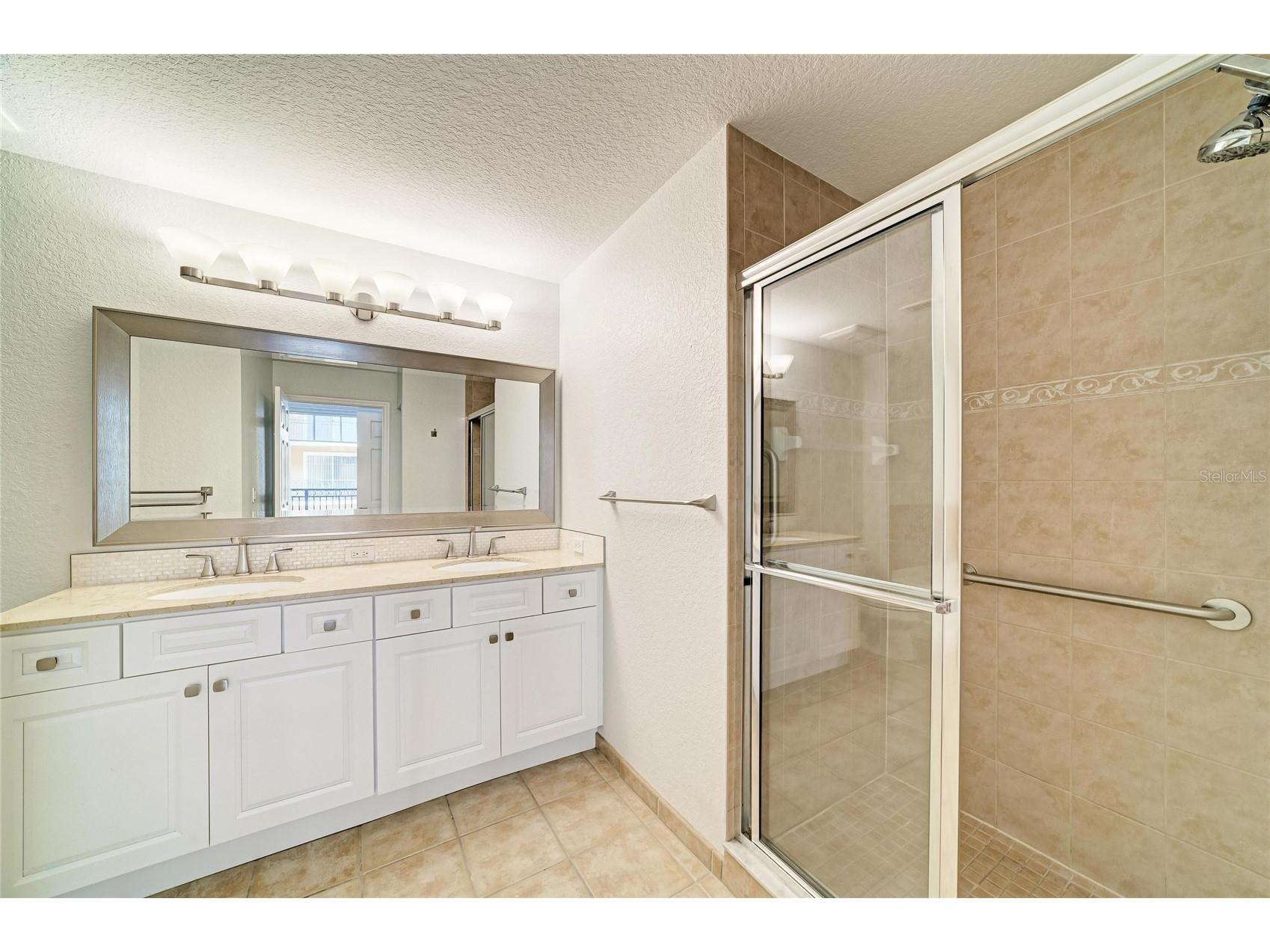 1064 N Tamiami Trail #1304 Sarasota FL 34236 A4691717 image15