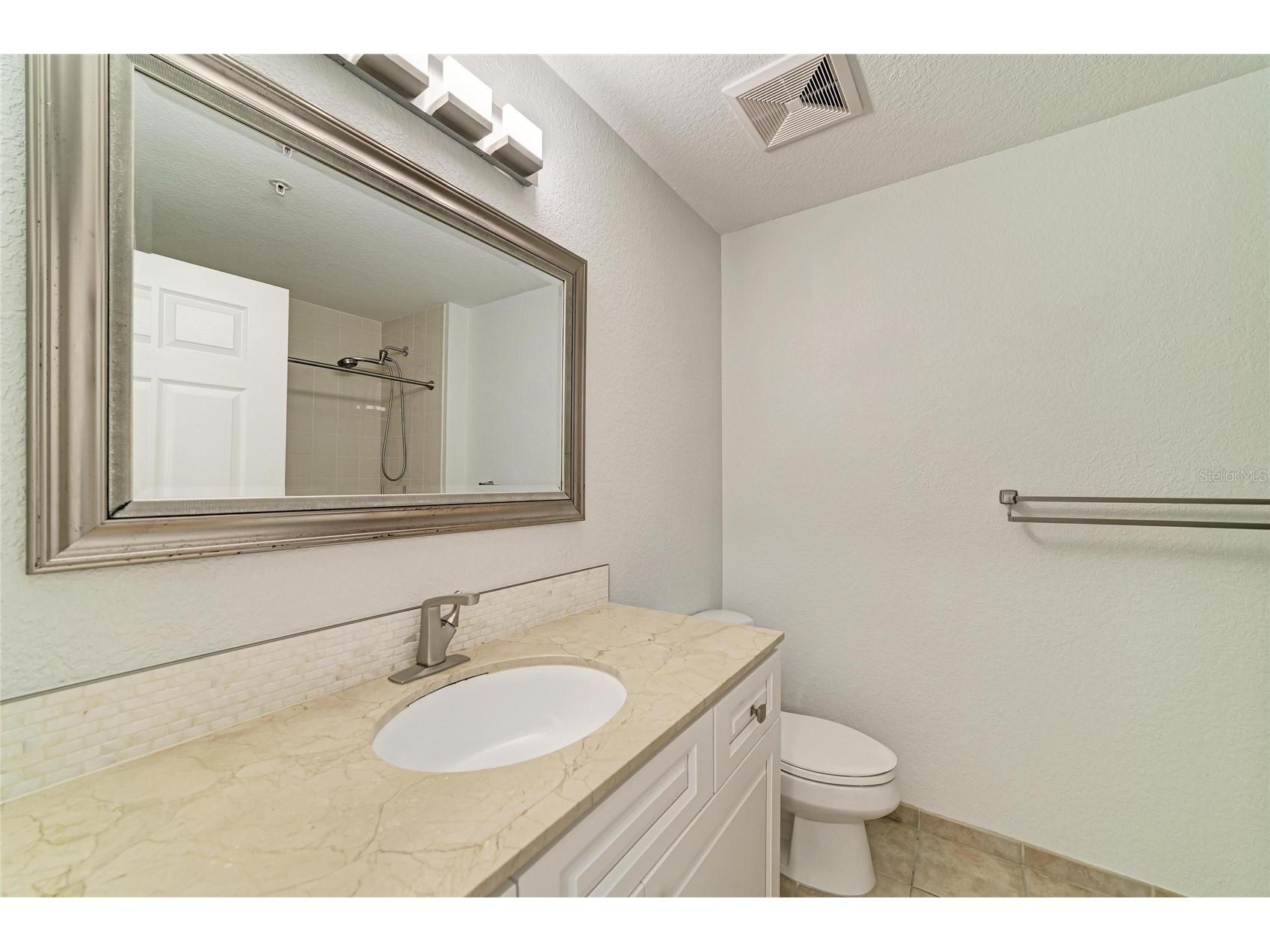 1064 N Tamiami Trail #1304 Sarasota FL 34236 A4691717 image20