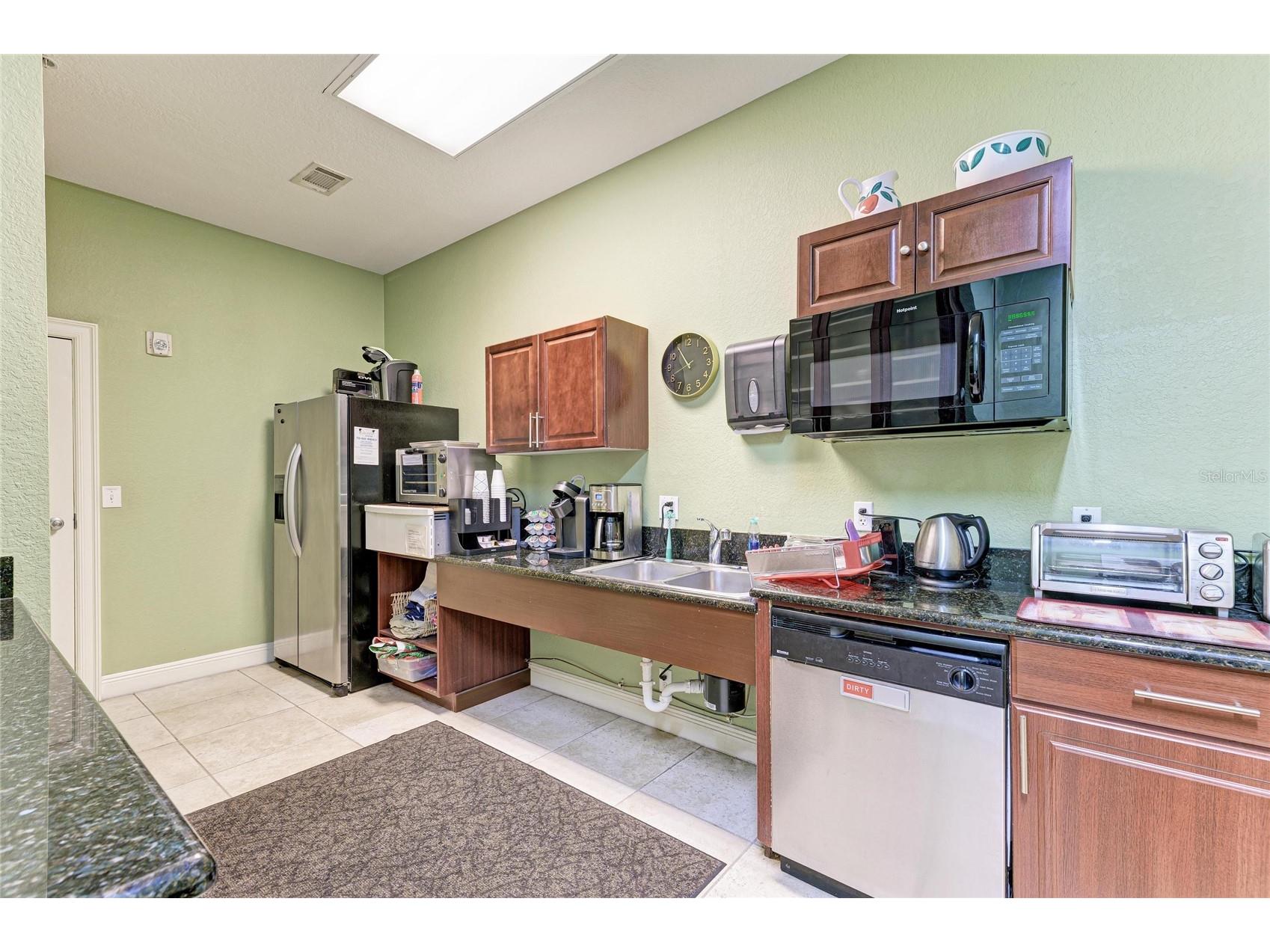 1064 N Tamiami Trail #1304 Sarasota FL 34236 A4691717 image42