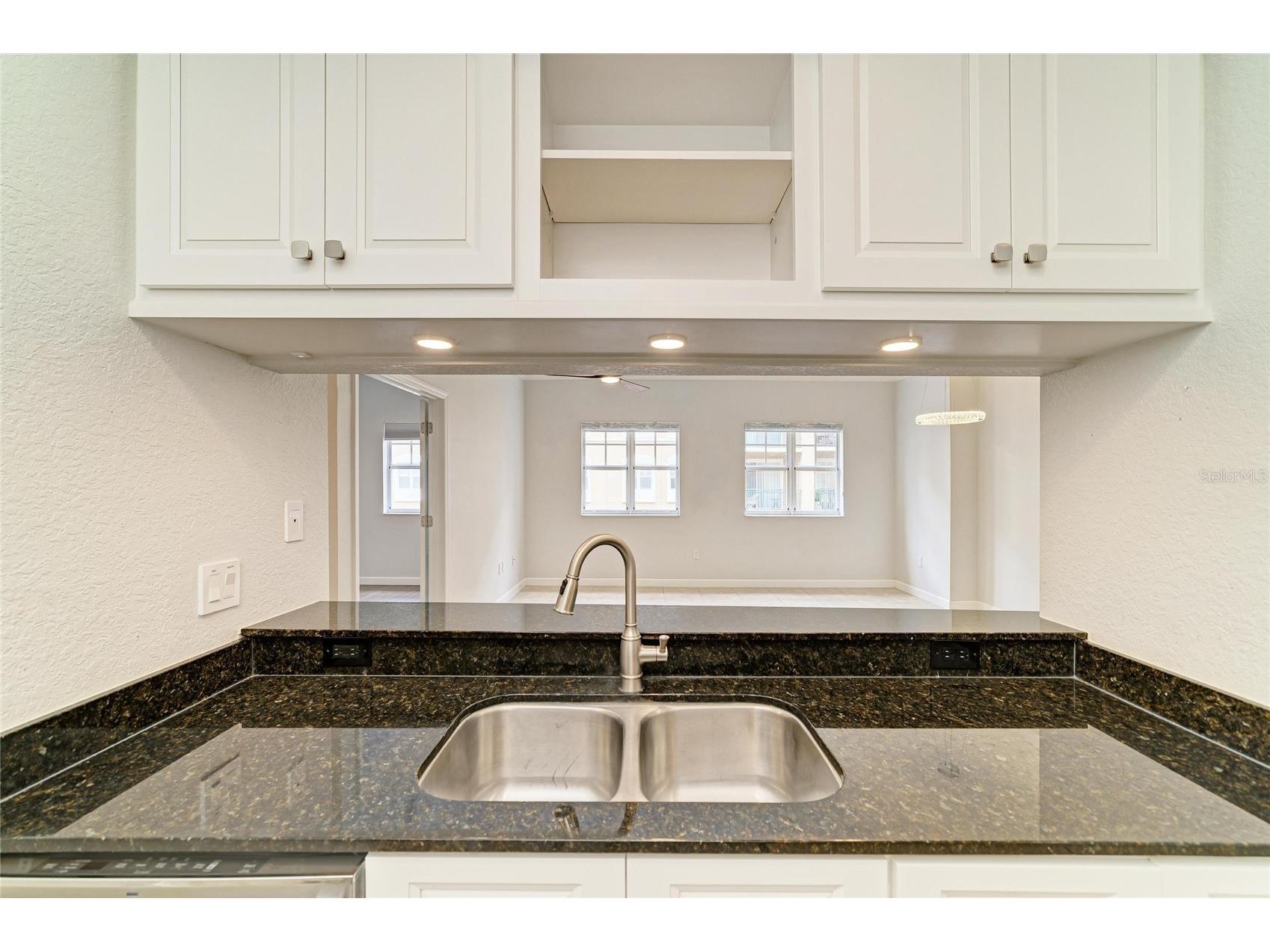 1064 N Tamiami Trail #1304 Sarasota FL 34236 A4691717 image7